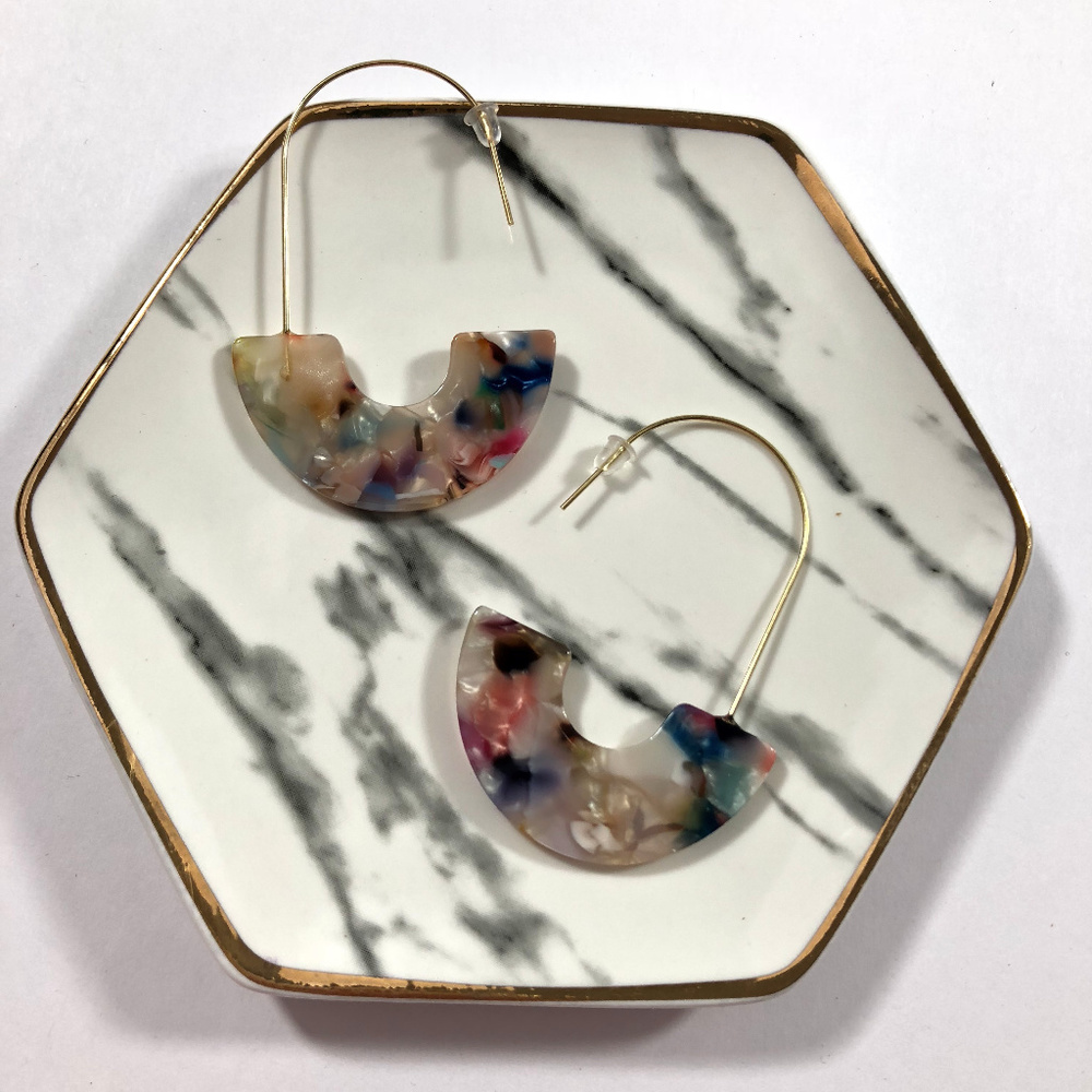 Rainbow Pearl Tortoise Shell Acrylic Drop Earring - Picture 3 of 4